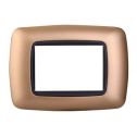 Kompatible Abdeckrahmen Bticino Livinglight 3 module konvexer Kunststoff gold Farbe